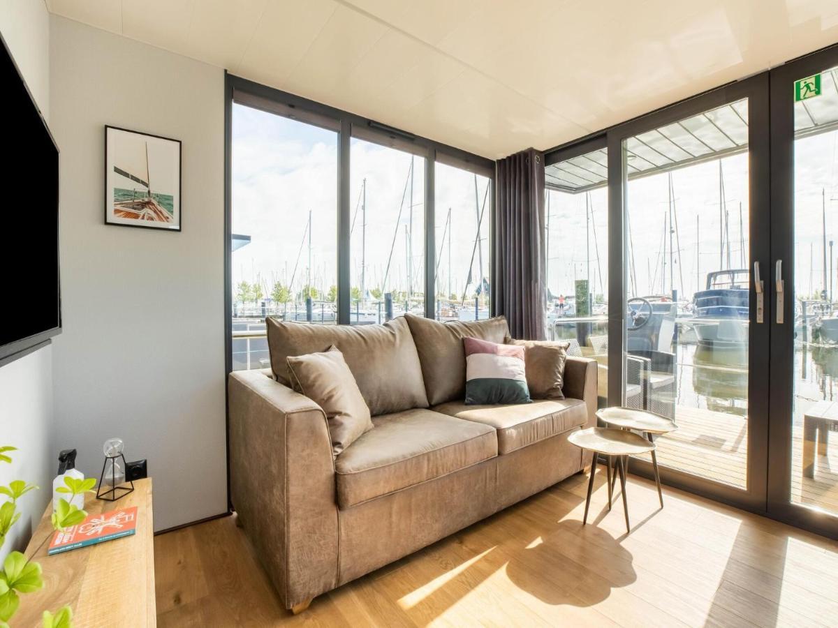 Comfortable Houseboat In Volendam Marina ภายนอก รูปภาพ