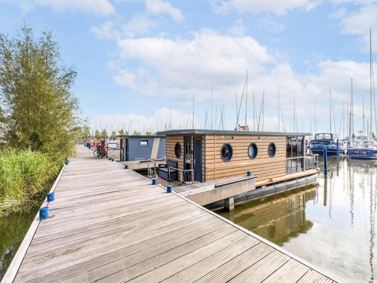 Comfortable Houseboat In Volendam Marina ภายนอก รูปภาพ