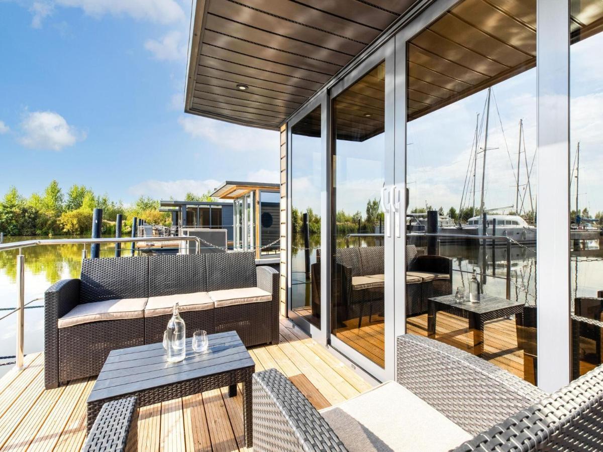 Comfortable Houseboat In Volendam Marina ภายนอก รูปภาพ