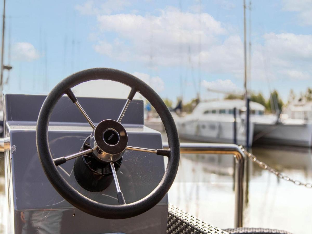 Comfortable Houseboat In Volendam Marina ภายนอก รูปภาพ