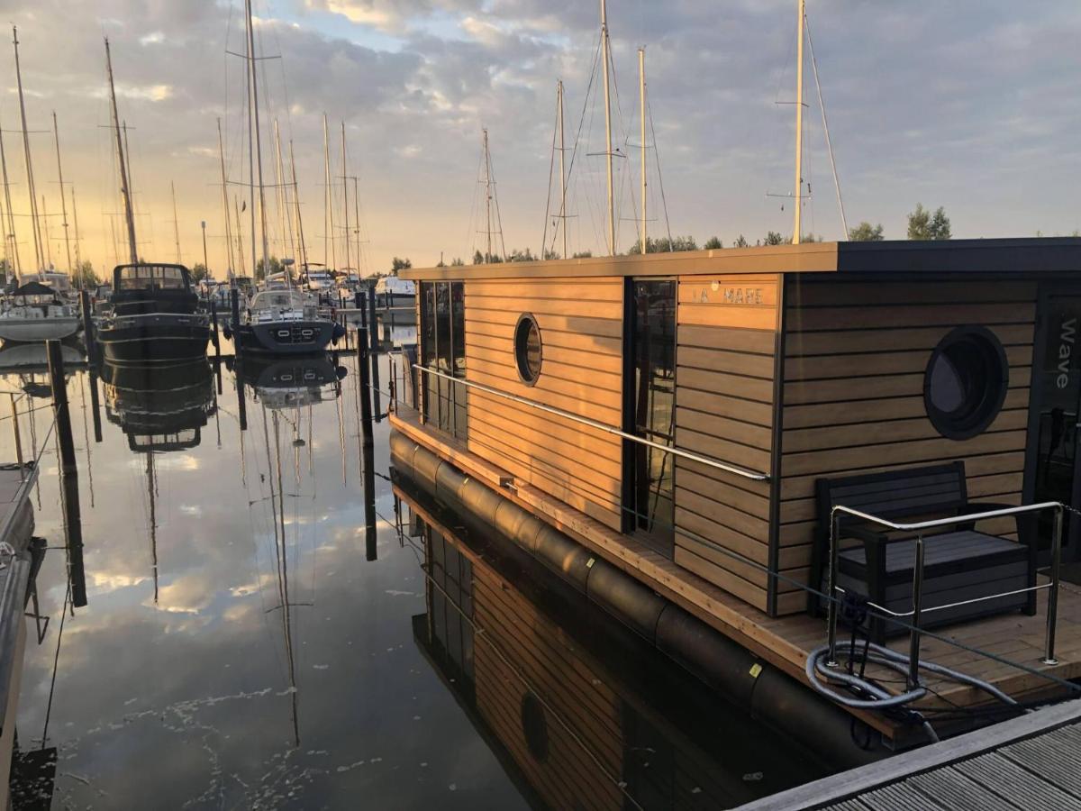 Comfortable Houseboat In Volendam Marina ภายนอก รูปภาพ
