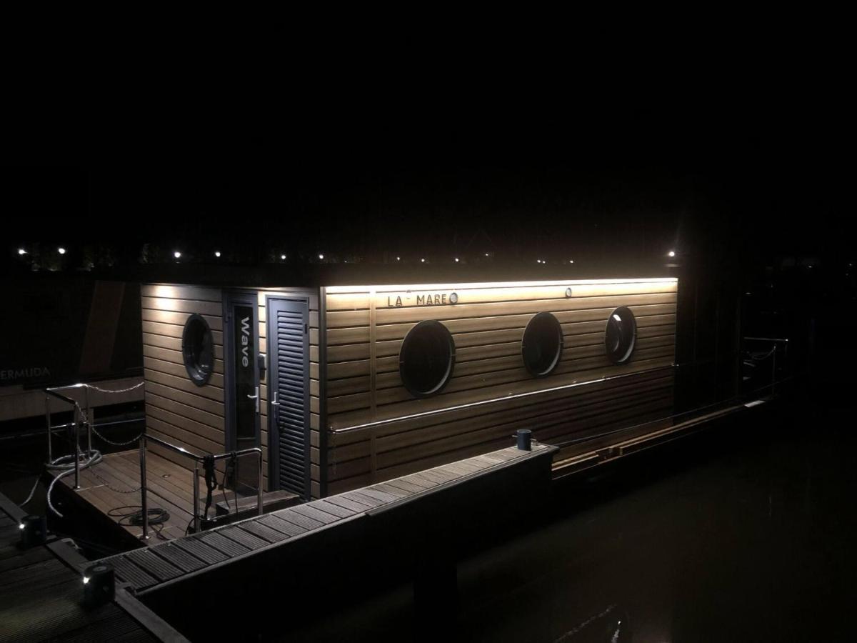 Comfortable Houseboat In Volendam Marina ภายนอก รูปภาพ